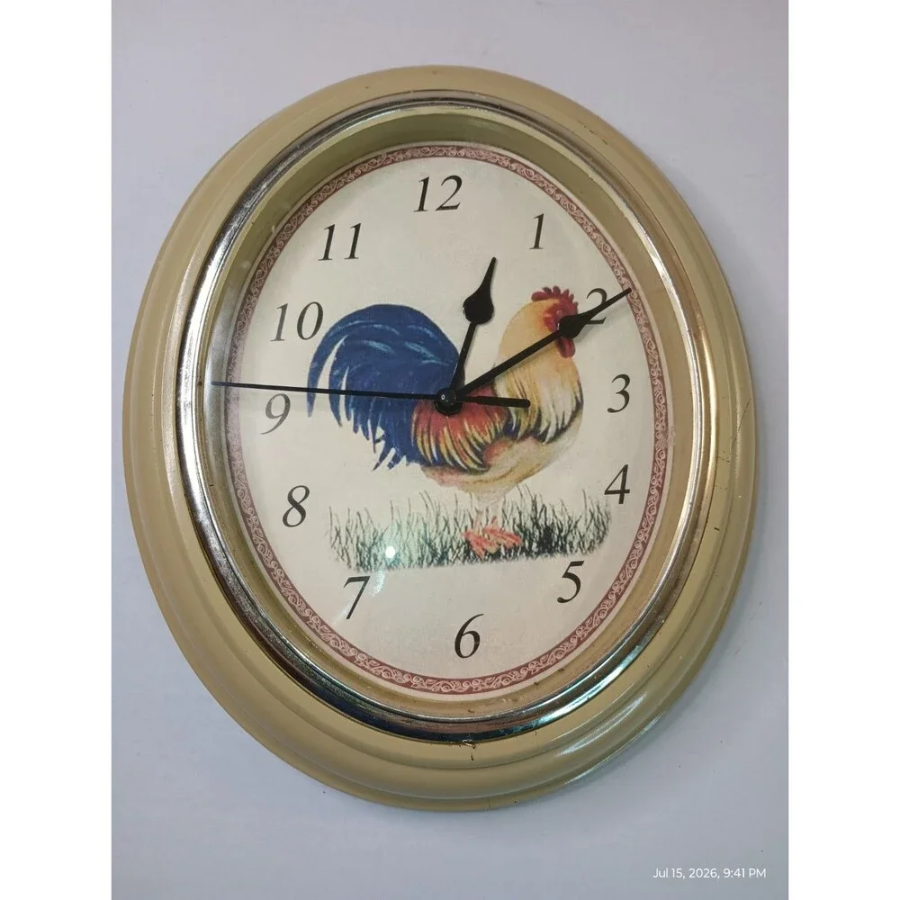 ROOSTER Oval Quartz Wall CLOCK Beige Plastic Frame. Tested -it Works.  (B0065B4)